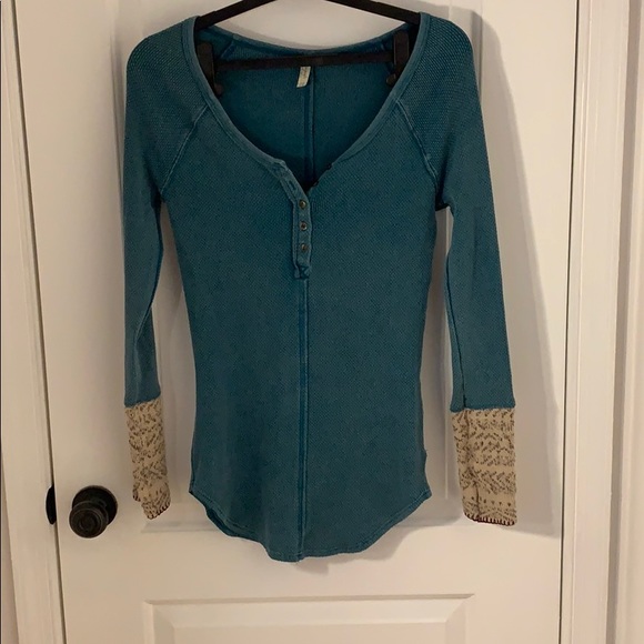 colored thermal tops